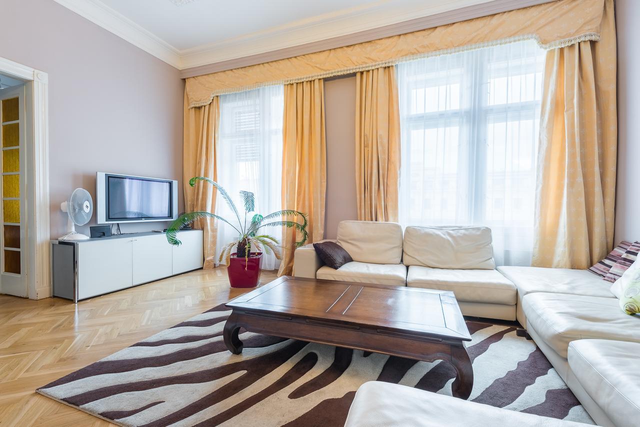 Wenceslas Square Apartment Πράγα Εξωτερικό φωτογραφία