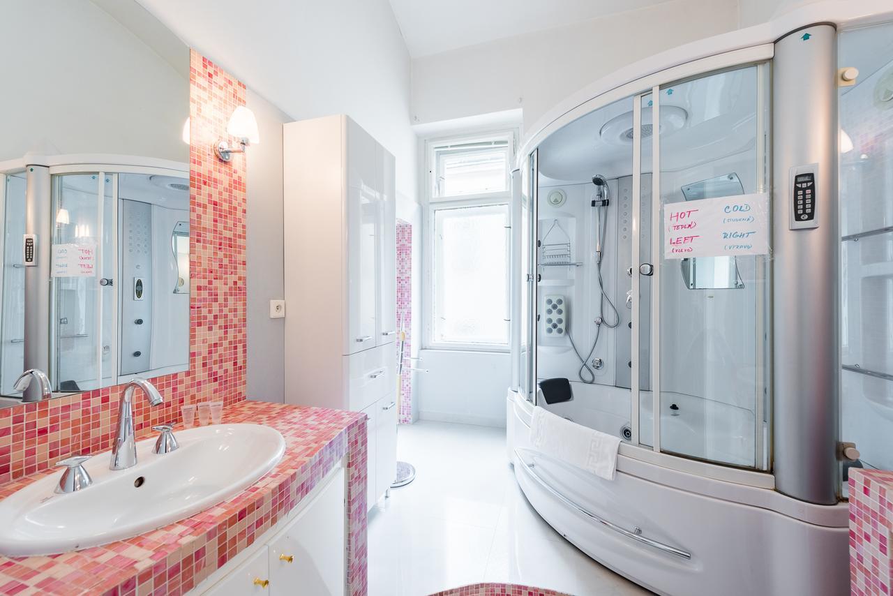 Wenceslas Square Apartment Πράγα Εξωτερικό φωτογραφία